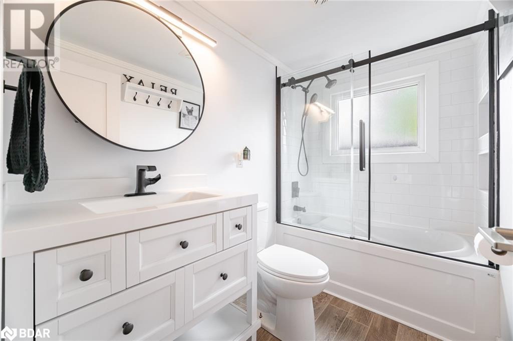 












61 LAWFIELD Drive

,
Hamilton,




Ontario
L8V4C6

