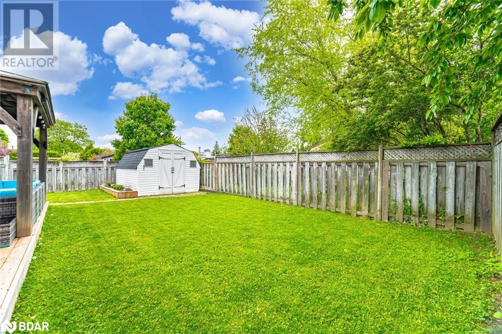 












61 LAWFIELD Drive

,
Hamilton,




Ontario
L8V4C6

