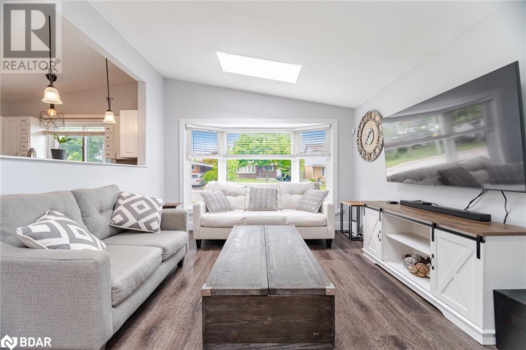 












61 LAWFIELD Drive

,
Hamilton,




Ontario
L8V4C6

