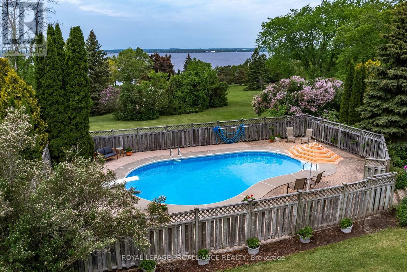 












3286 COUNTY ROAD 3

,
Prince Edward County (Ameliasburg Ward),




Ontario
K0K1L0


