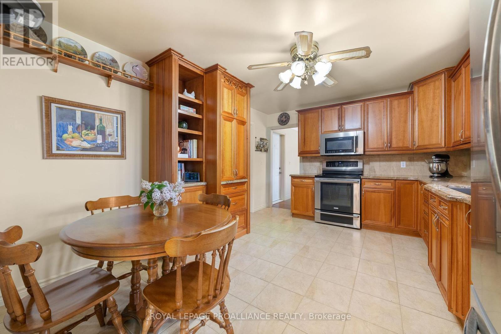 












3286 COUNTY ROAD 3

,
Prince Edward County (Ameliasburg Ward),




Ontario
K0K1L0

