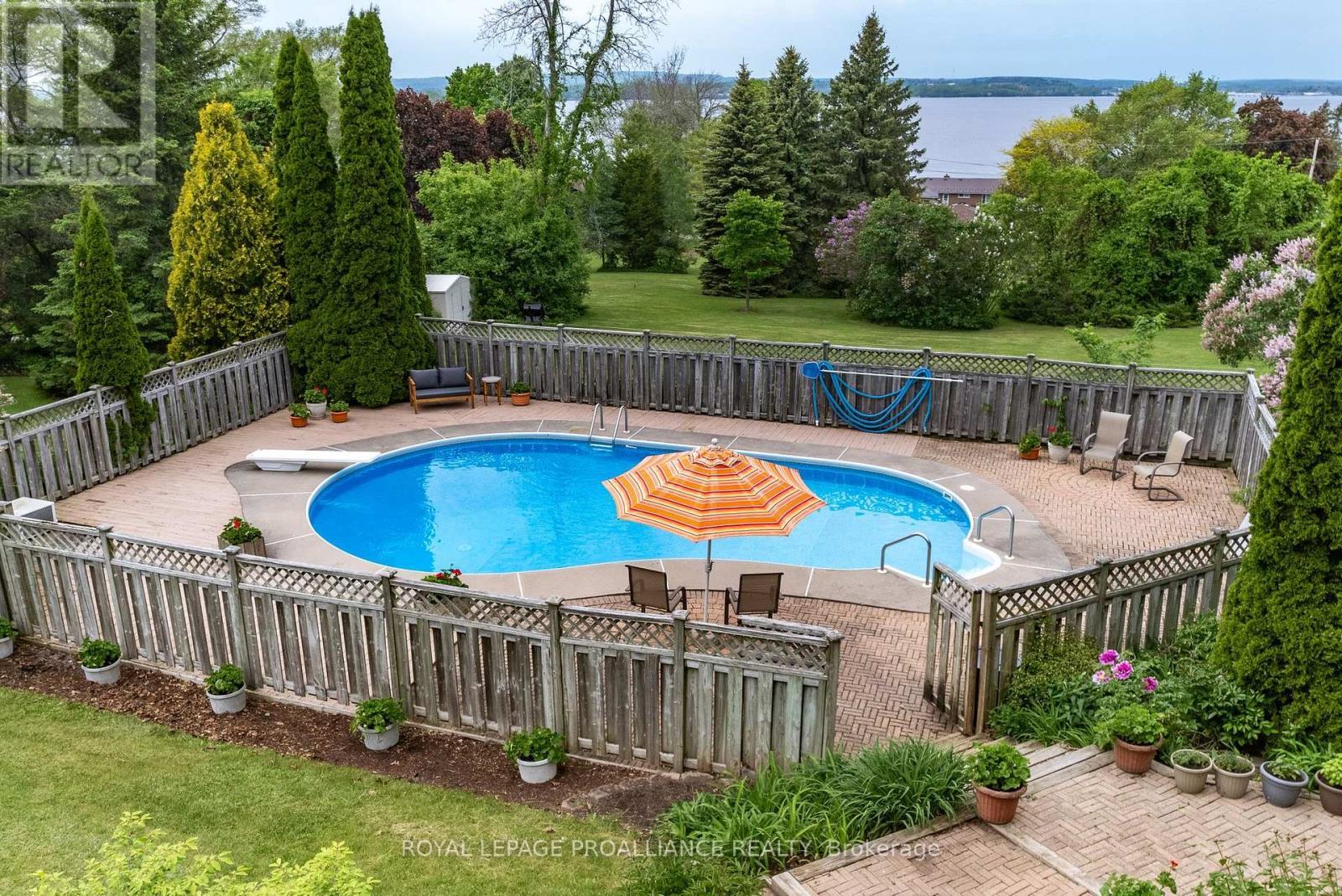












3286 COUNTY ROAD 3

,
Prince Edward County (Ameliasburg Ward),




Ontario
K0K1L0

