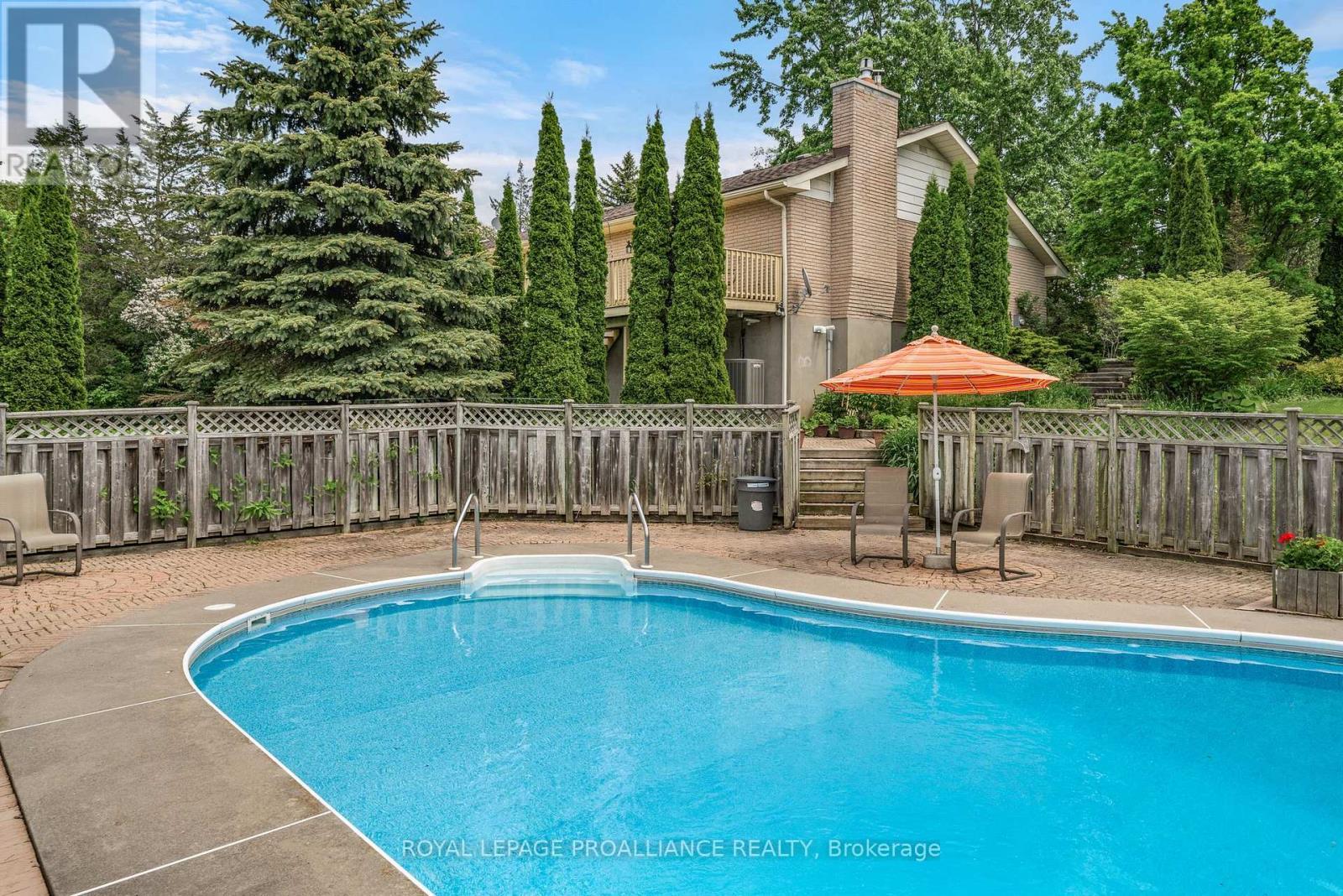 












3286 COUNTY ROAD 3

,
Prince Edward County (Ameliasburg Ward),




Ontario
K0K1L0

