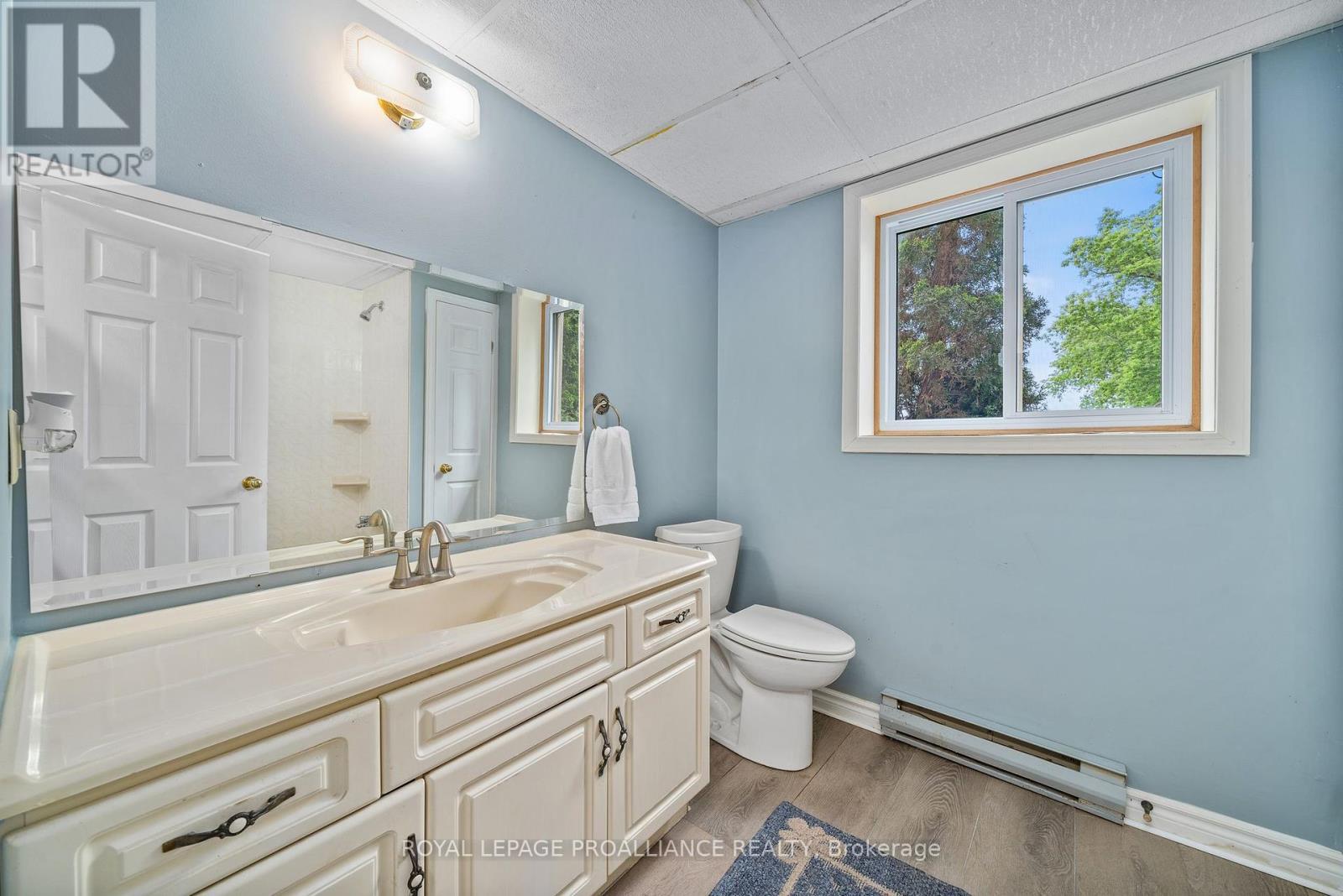 












3286 COUNTY ROAD 3

,
Prince Edward County (Ameliasburg Ward),




Ontario
K0K1L0

