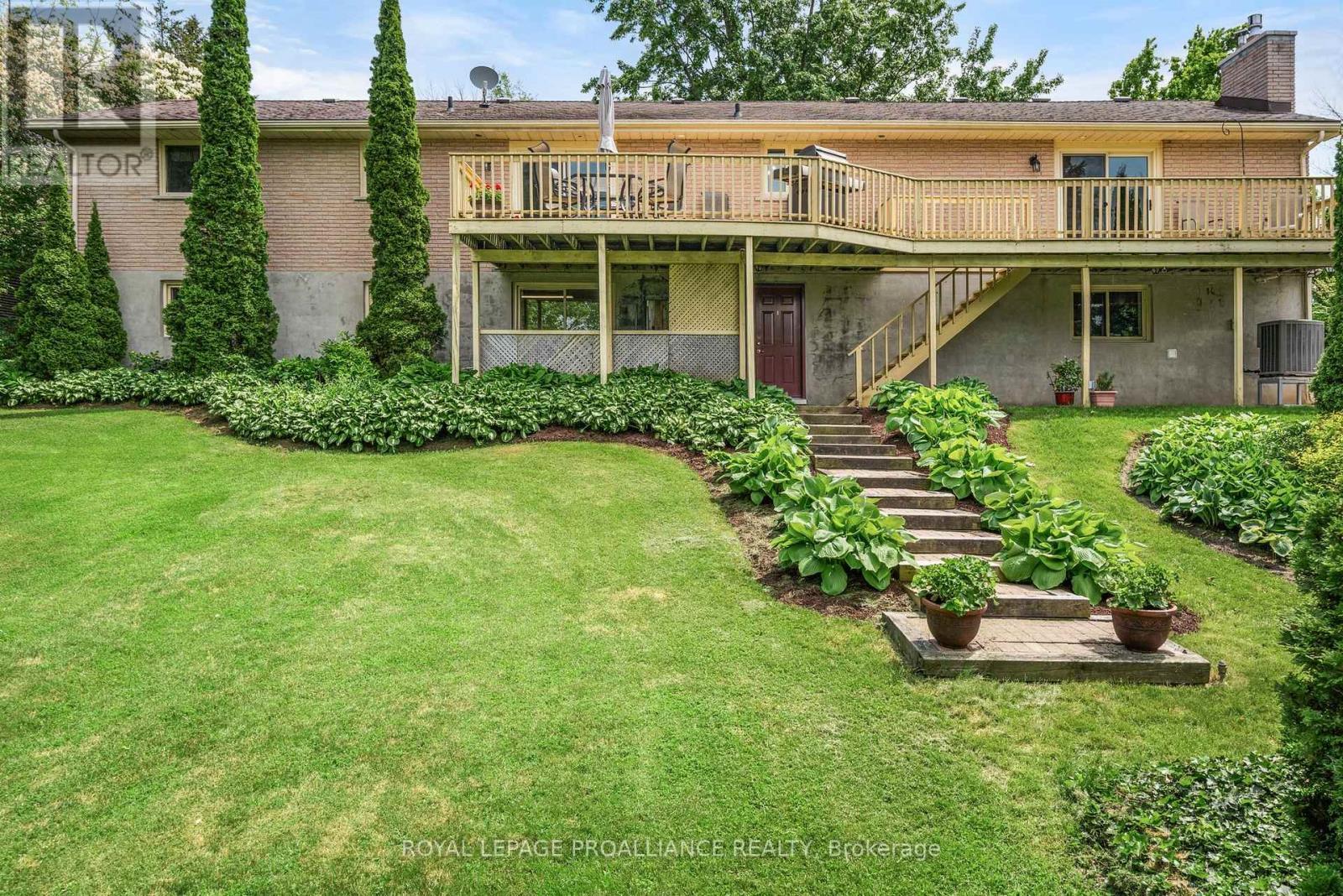 












3286 COUNTY ROAD 3

,
Prince Edward County (Ameliasburg Ward),




Ontario
K0K1L0

