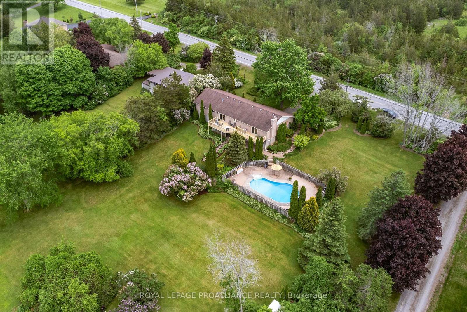 












3286 COUNTY ROAD 3

,
Prince Edward County (Ameliasburg Ward),




Ontario
K0K1L0

