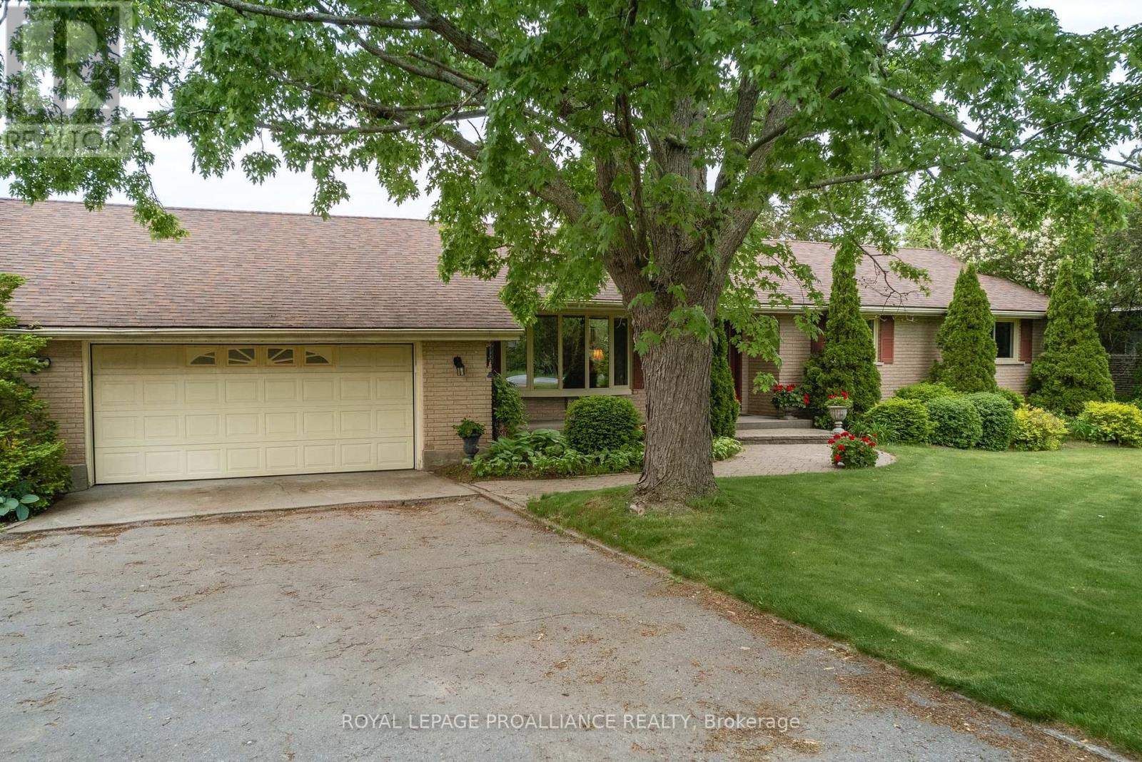 












3286 COUNTY ROAD 3

,
Prince Edward County (Ameliasburg Ward),




Ontario
K0K1L0


