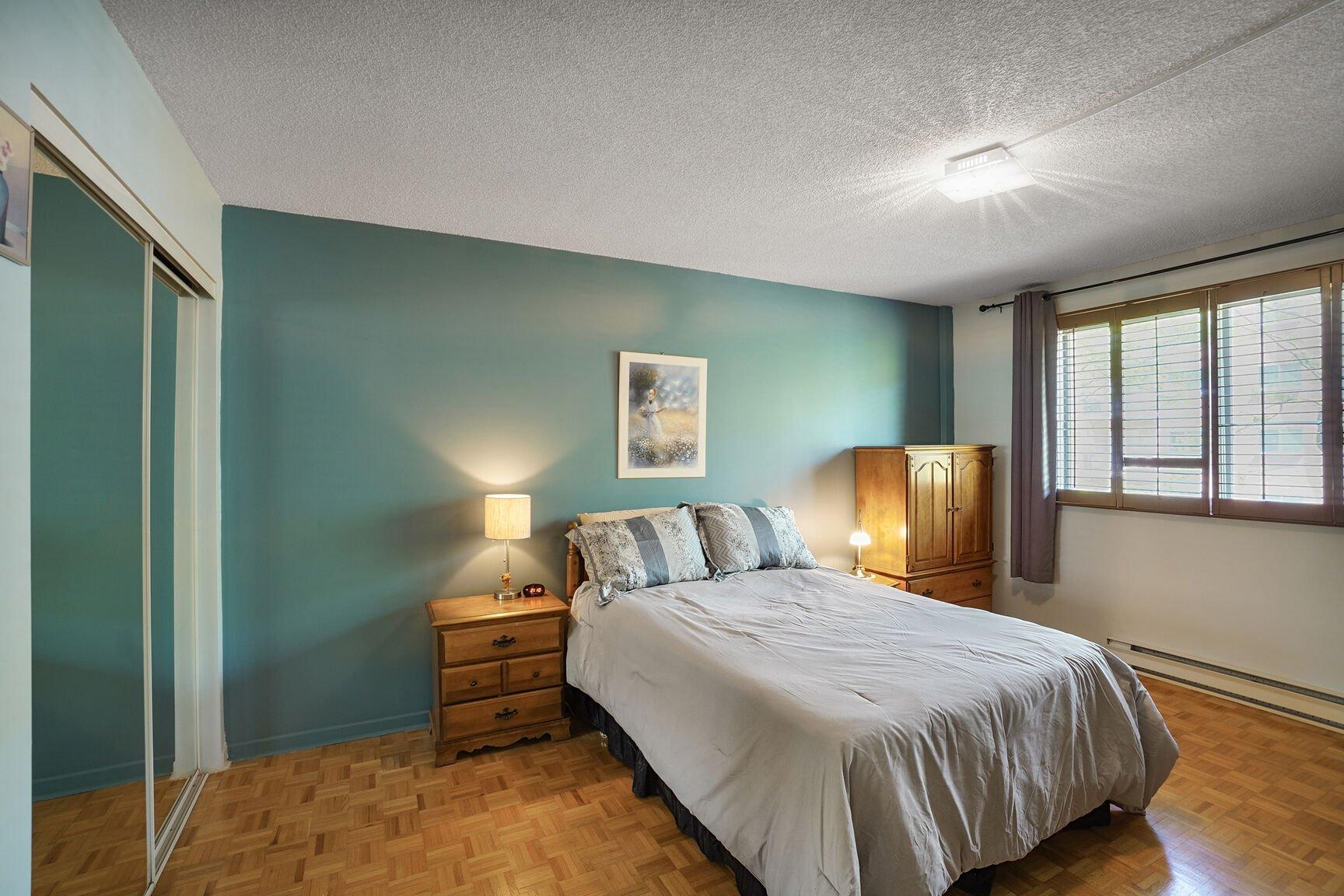 









6851


Boul. des Roseraies

, 405,
Montréal (Anjou),




QC
H1M3N3

