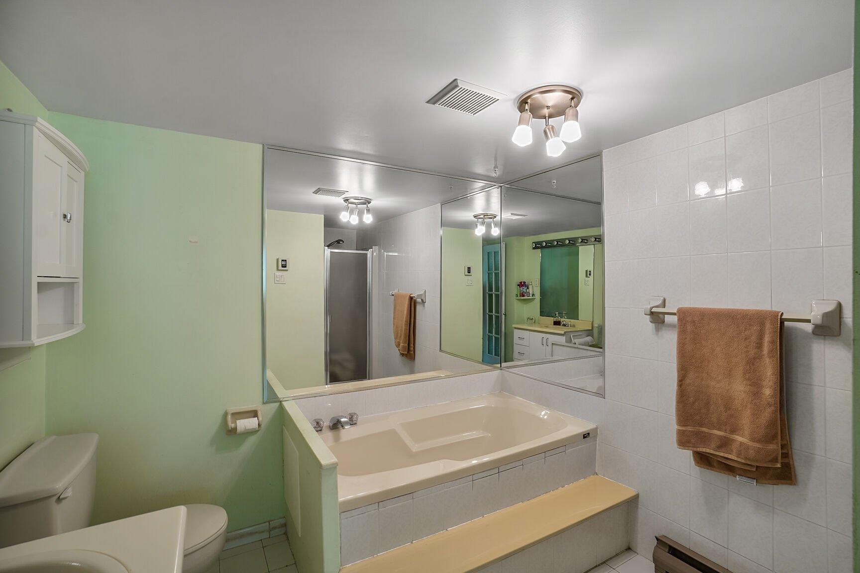 









6851


Boul. des Roseraies

, 405,
Montréal (Anjou),




QC
H1M3N3

