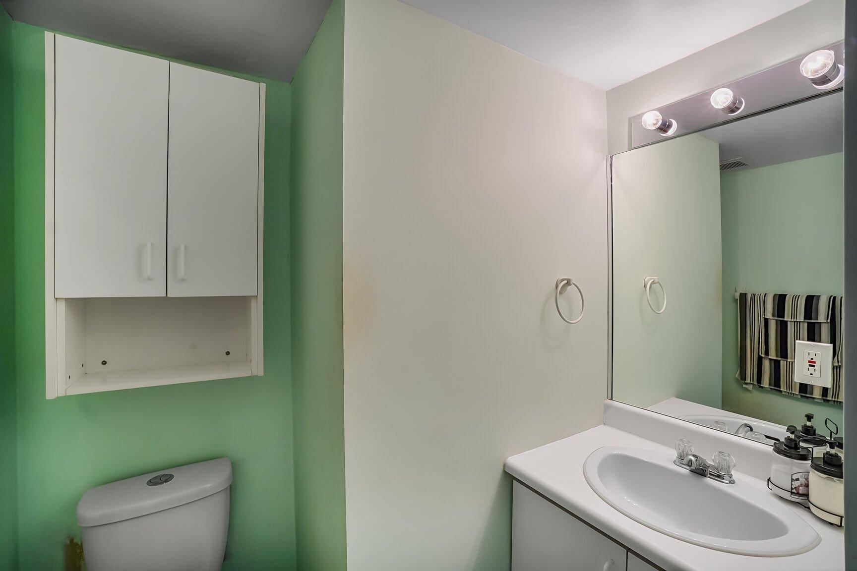 









6851


Boul. des Roseraies

, 405,
Montréal (Anjou),




QC
H1M3N3

