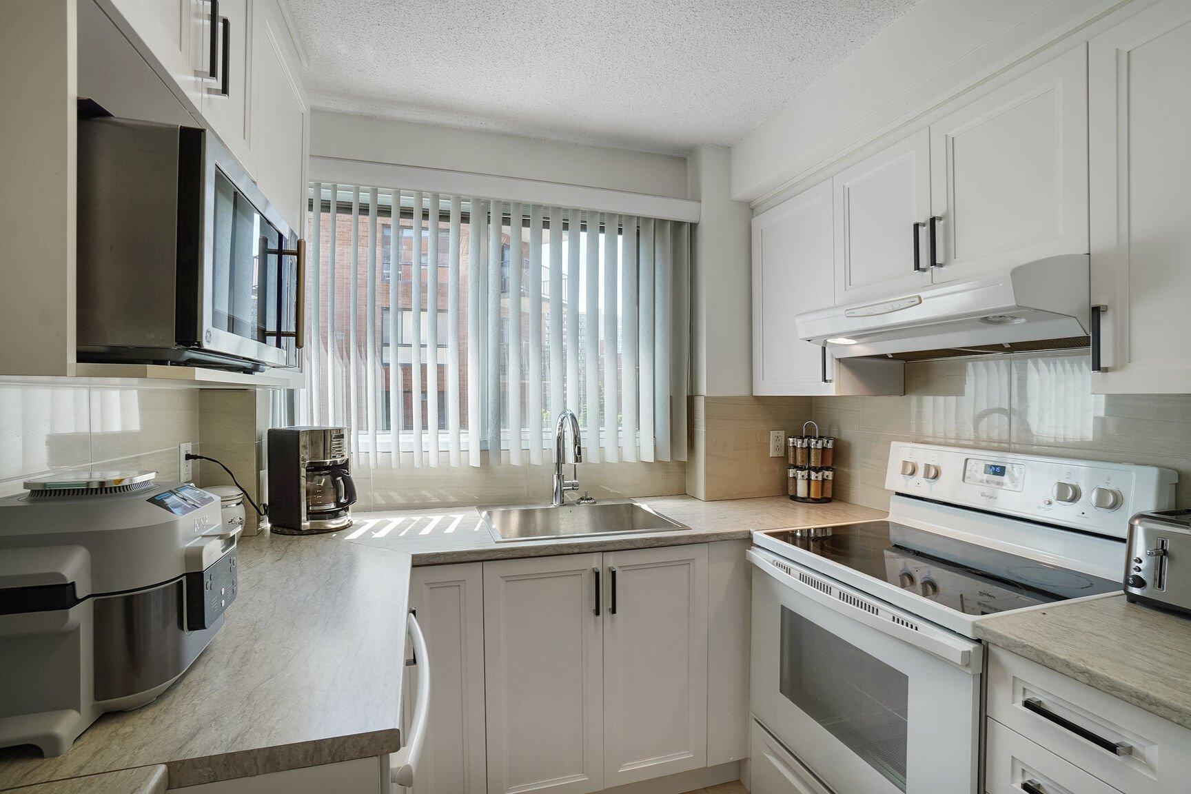 









6851


Boul. des Roseraies

, 405,
Montréal (Anjou),




QC
H1M3N3

