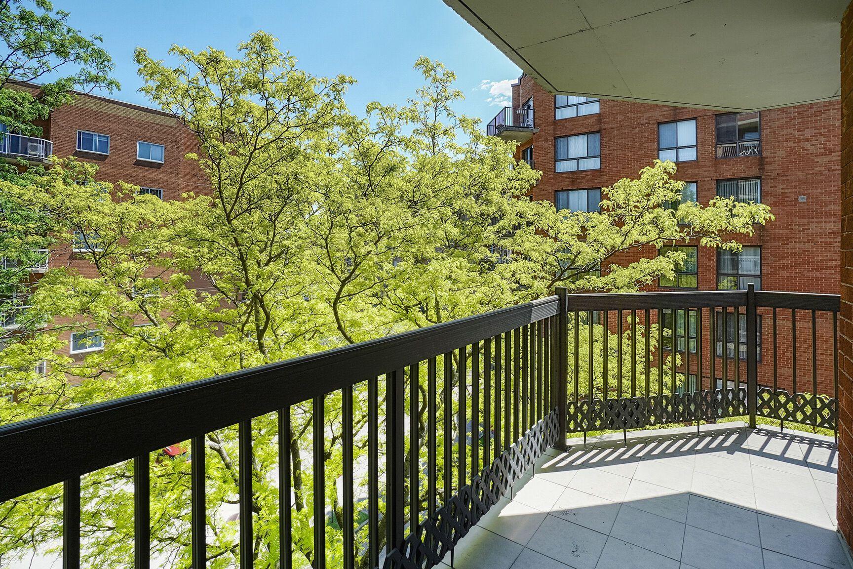 









6851


Boul. des Roseraies

, 405,
Montréal (Anjou),




QC
H1M3N3

