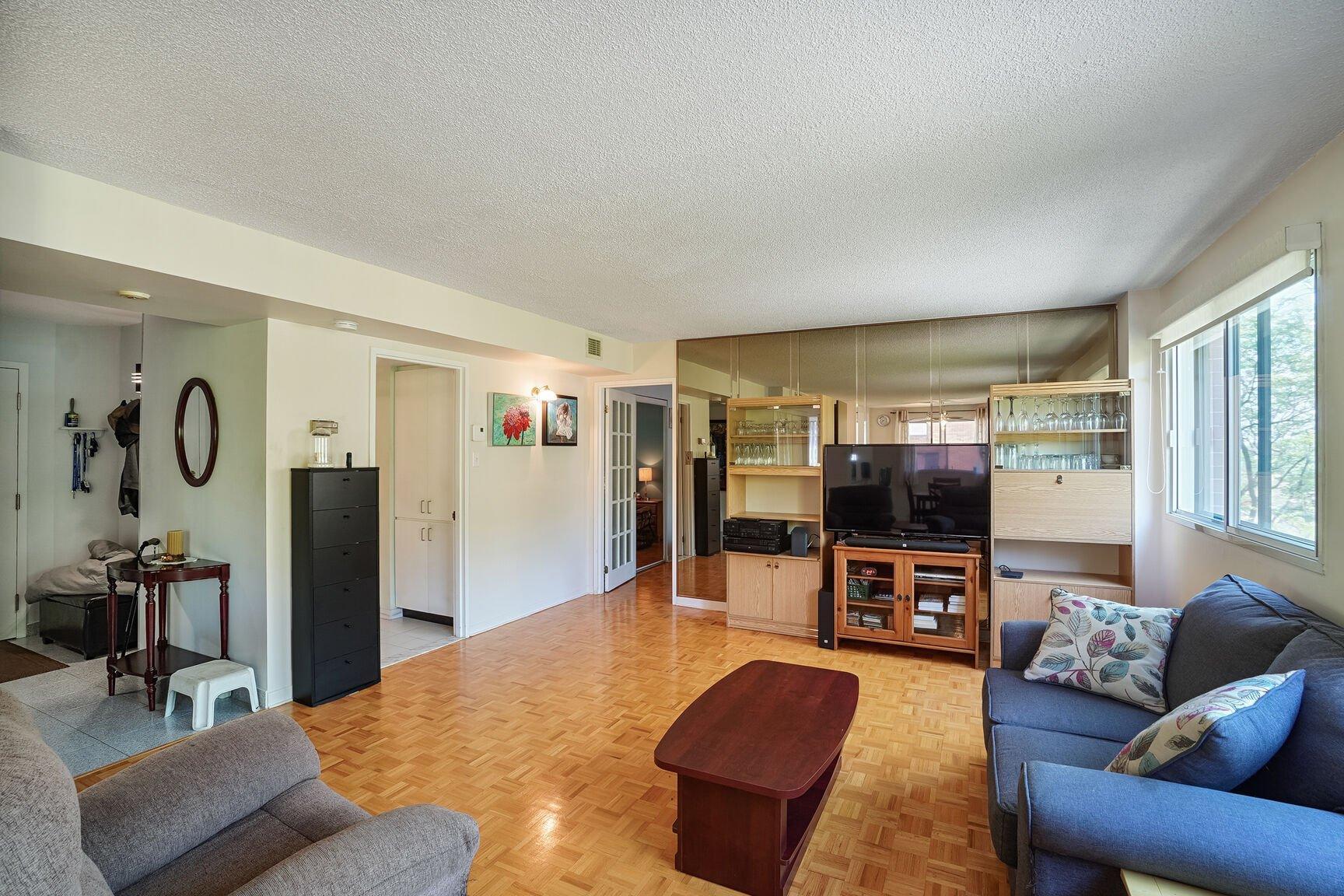 









6851


Boul. des Roseraies

, 405,
Montréal (Anjou),




QC
H1M3N3

