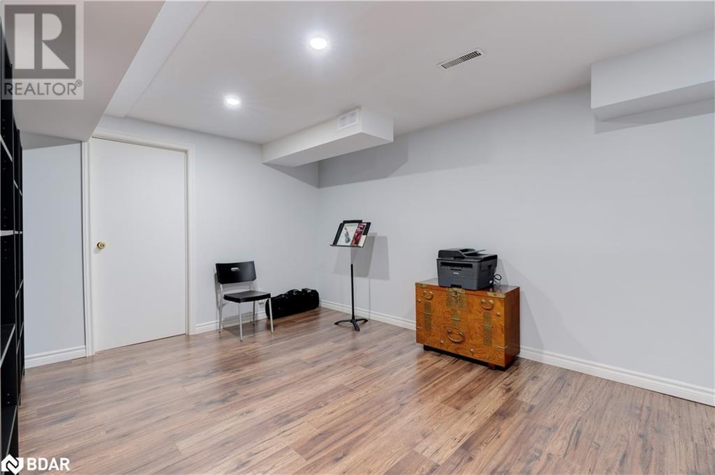 












3097 SWANSEA Drive

,
Oakville,




Ontario
L6L6H7

