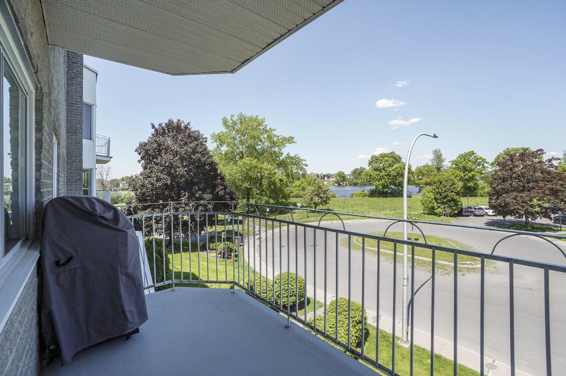 









5270


Rue Riviera

, 306,
Montréal (Pierrefonds-Roxboro),




QC
H8Z3H2

