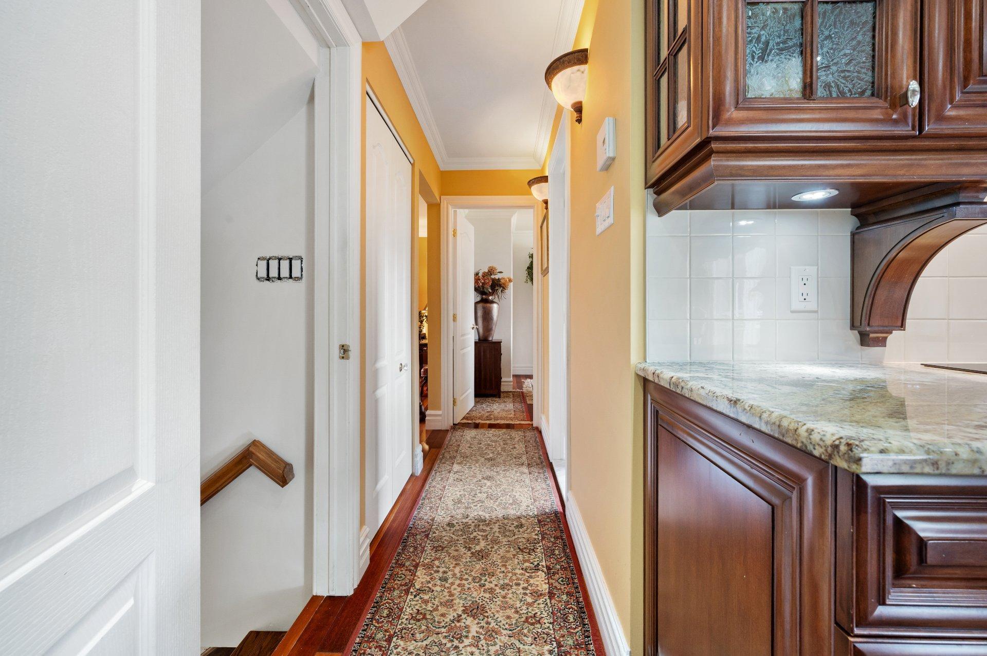 









1334


Rue des Peupliers

,
Mont-Saint-Hilaire,




QC
J3G2W3

