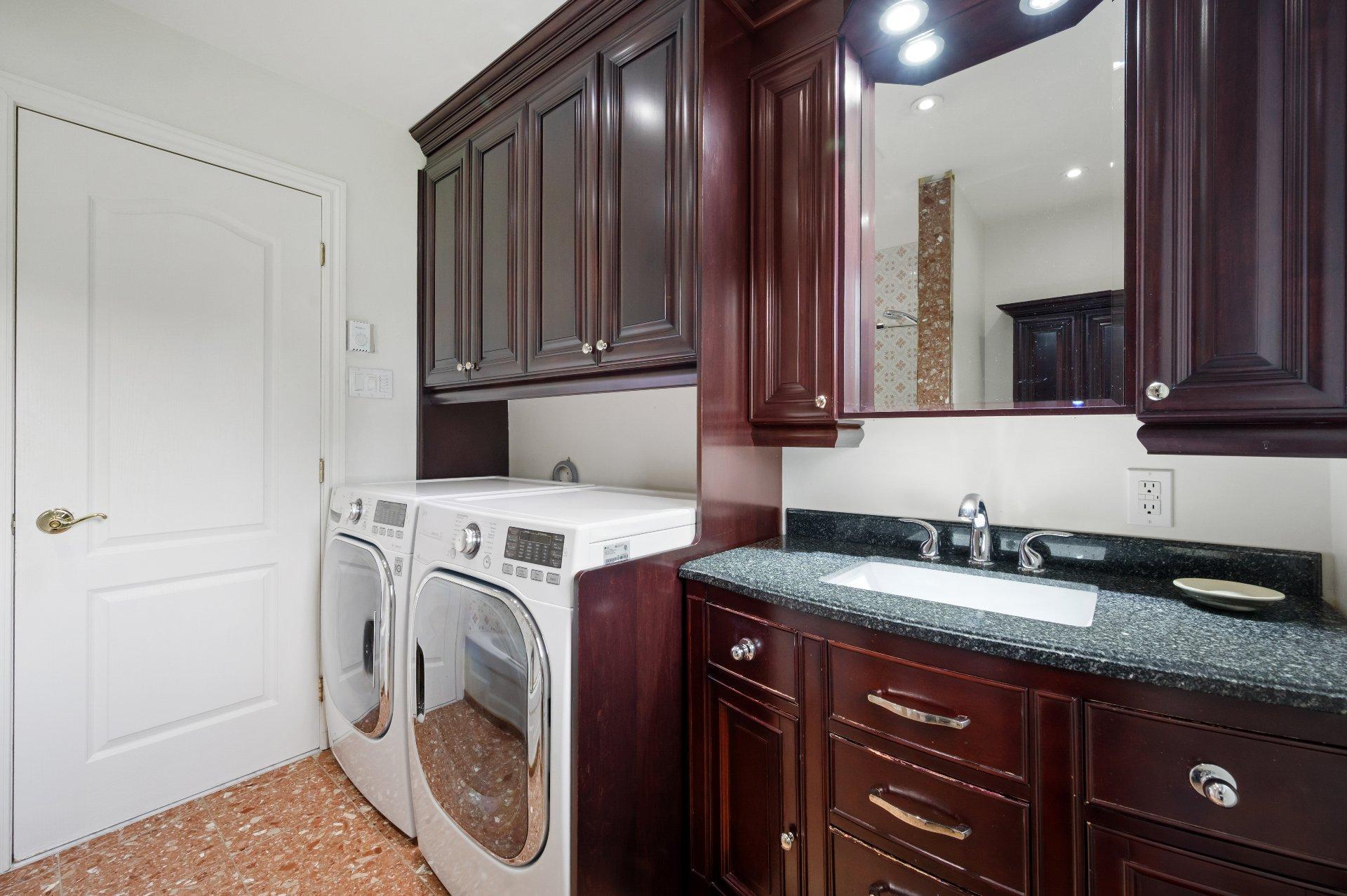 









1334


Rue des Peupliers

,
Mont-Saint-Hilaire,




QC
J3G2W3

