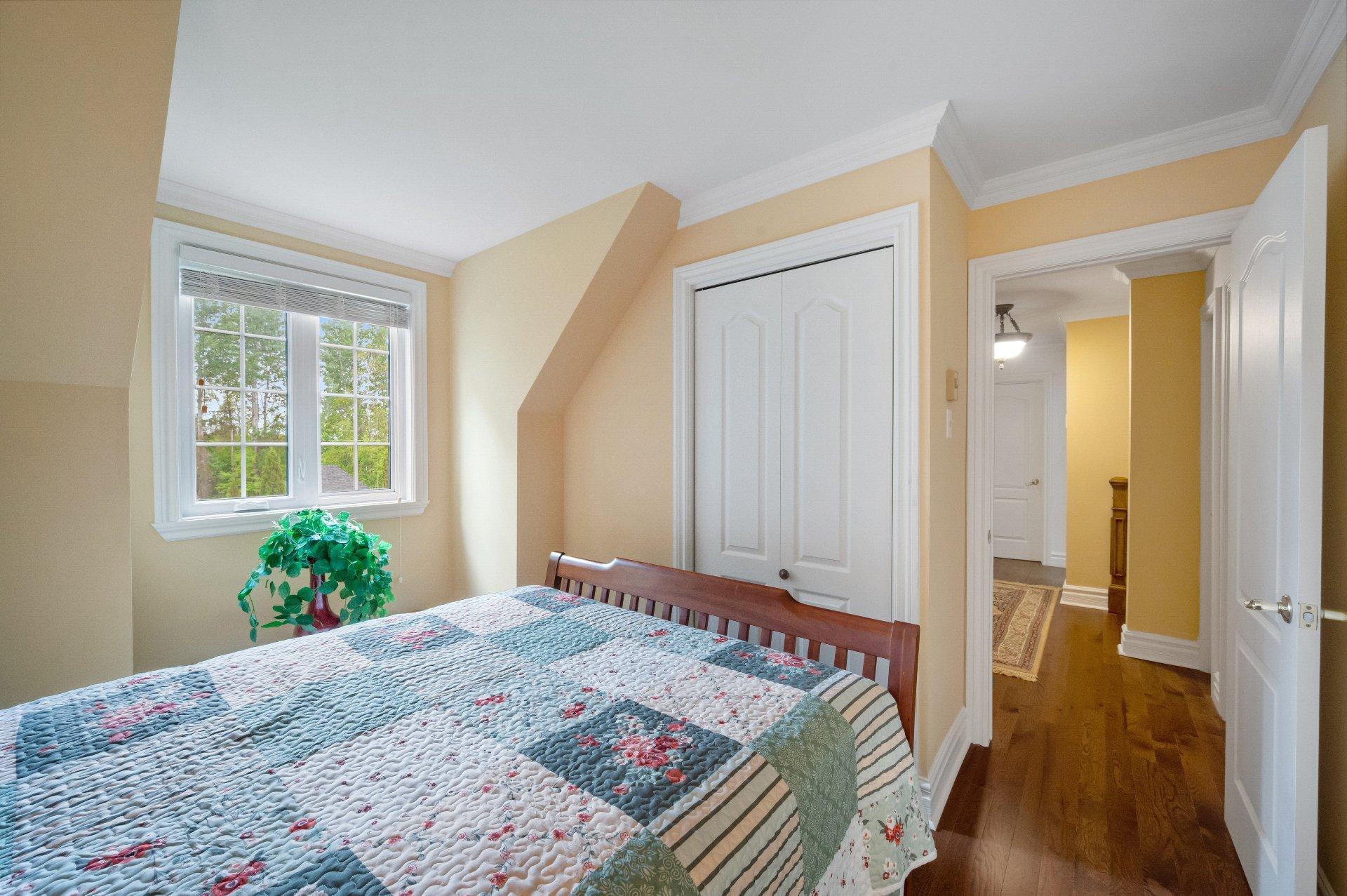 









1334


Rue des Peupliers

,
Mont-Saint-Hilaire,




QC
J3G2W3

