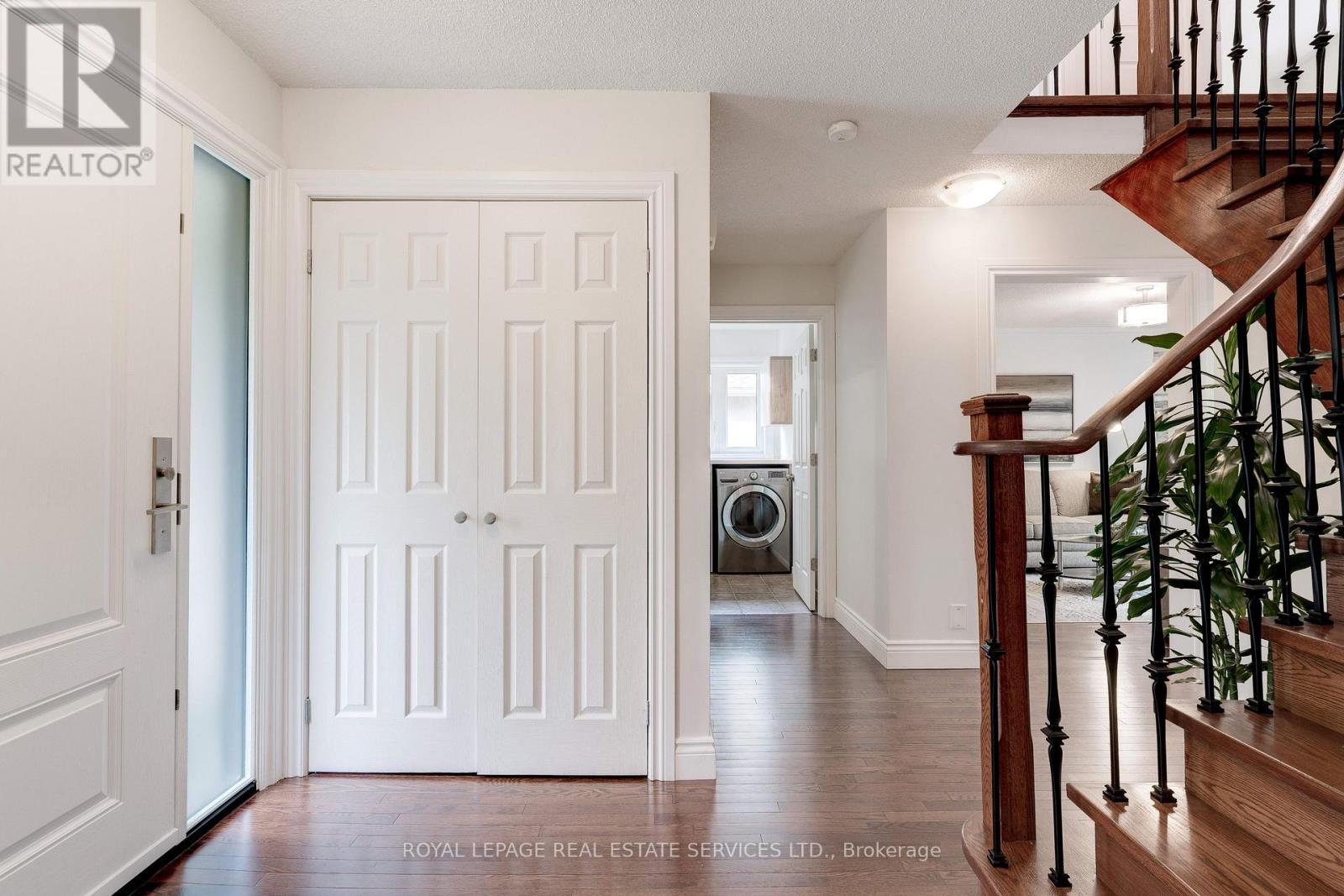 












3097 SWANSEA DRIVE

,
Oakville,




Ontario
L6L6H7

