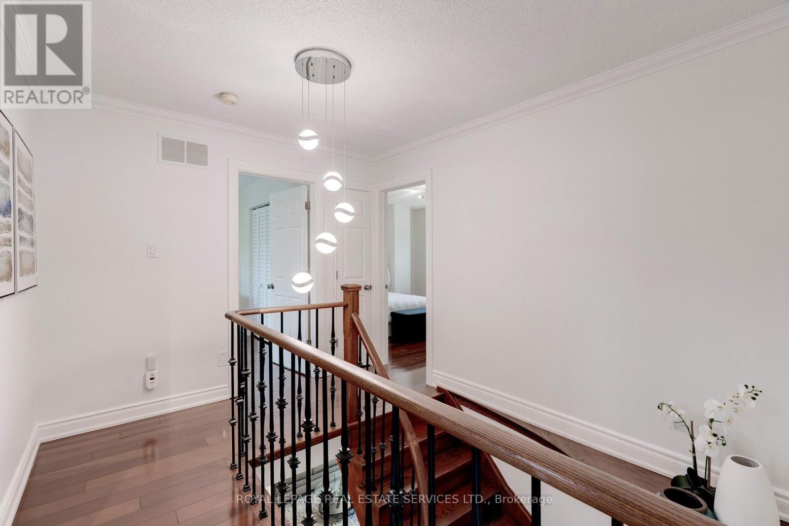 












3097 SWANSEA DRIVE

,
Oakville,




Ontario
L6L6H7

