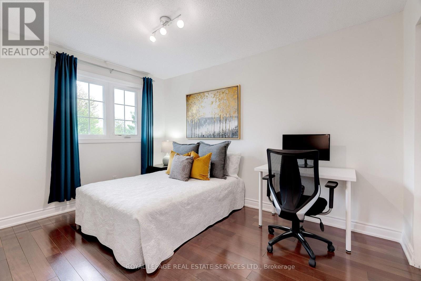 












3097 SWANSEA DRIVE

,
Oakville,




Ontario
L6L6H7

