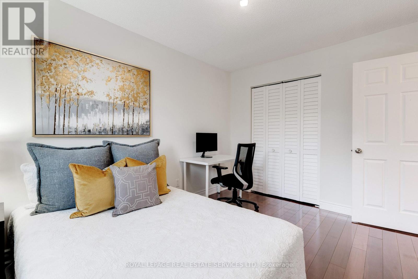 












3097 SWANSEA DRIVE

,
Oakville,




Ontario
L6L6H7

