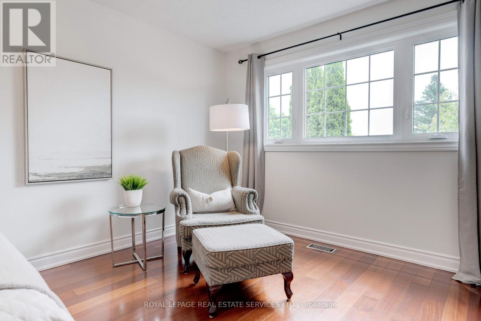 












3097 SWANSEA DRIVE

,
Oakville,




Ontario
L6L6H7

