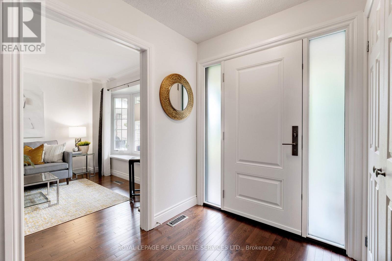 












3097 SWANSEA DRIVE

,
Oakville,




Ontario
L6L6H7

