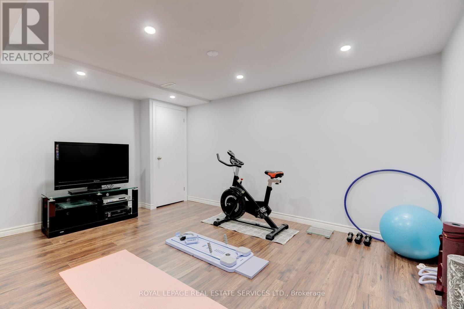 












3097 SWANSEA DRIVE

,
Oakville,




Ontario
L6L6H7

