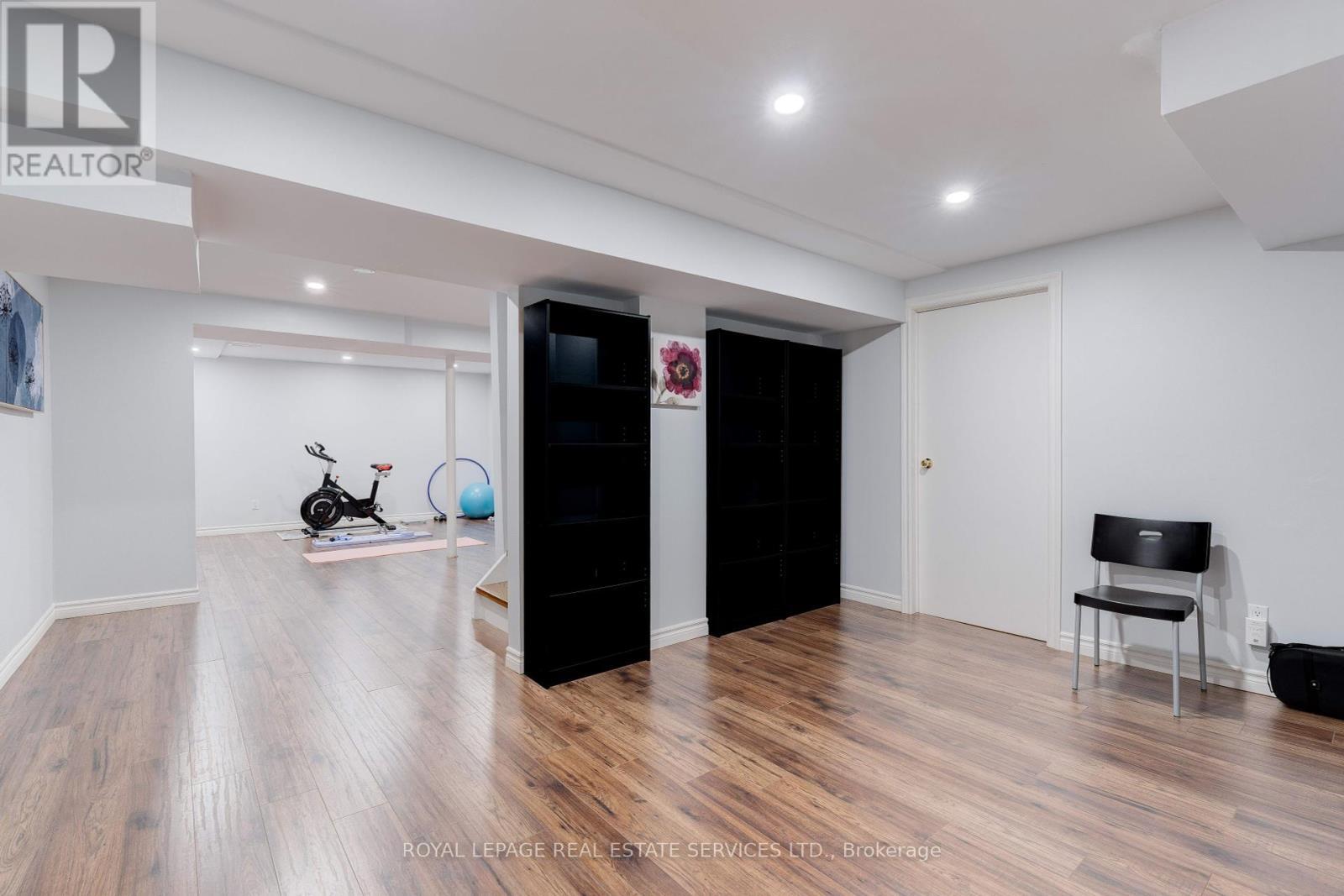 












3097 SWANSEA DRIVE

,
Oakville,




Ontario
L6L6H7

