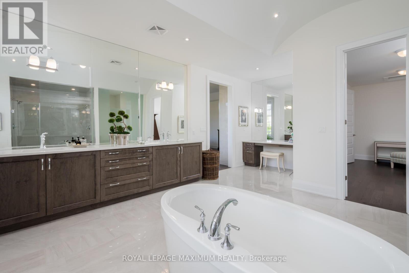 












49 MARY NATASHA COURT

,
Vaughan,




Ontario
L4H4N6

