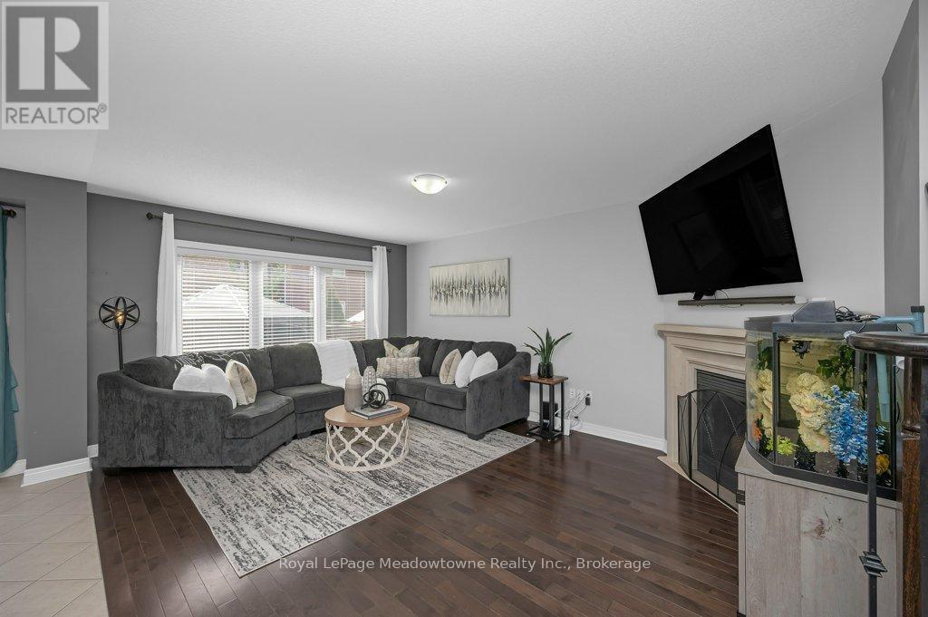 












152 WESTON DRIVE

,
Milton (SC Scott),




Ontario
L9T0V6

