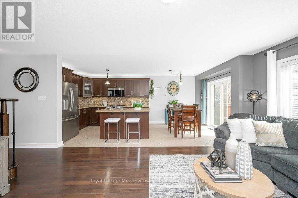 












152 WESTON DRIVE

,
Milton (SC Scott),




Ontario
L9T0V6

