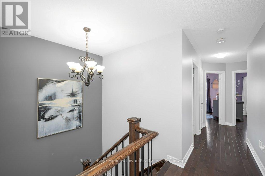 












152 WESTON DRIVE

,
Milton (SC Scott),




Ontario
L9T0V6

