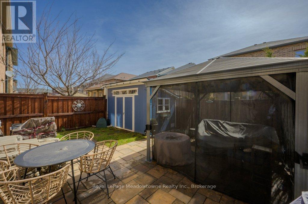 












152 WESTON DRIVE

,
Milton (SC Scott),




Ontario
L9T0V6

