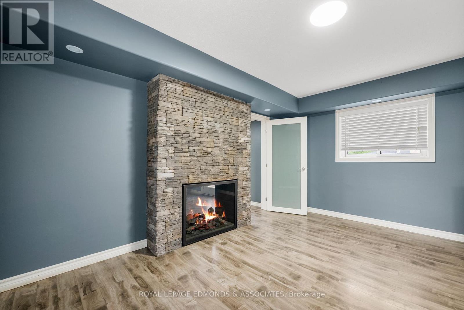 












202 IRVING STREET

,
Pembroke,




Ontario
K8A2S6

