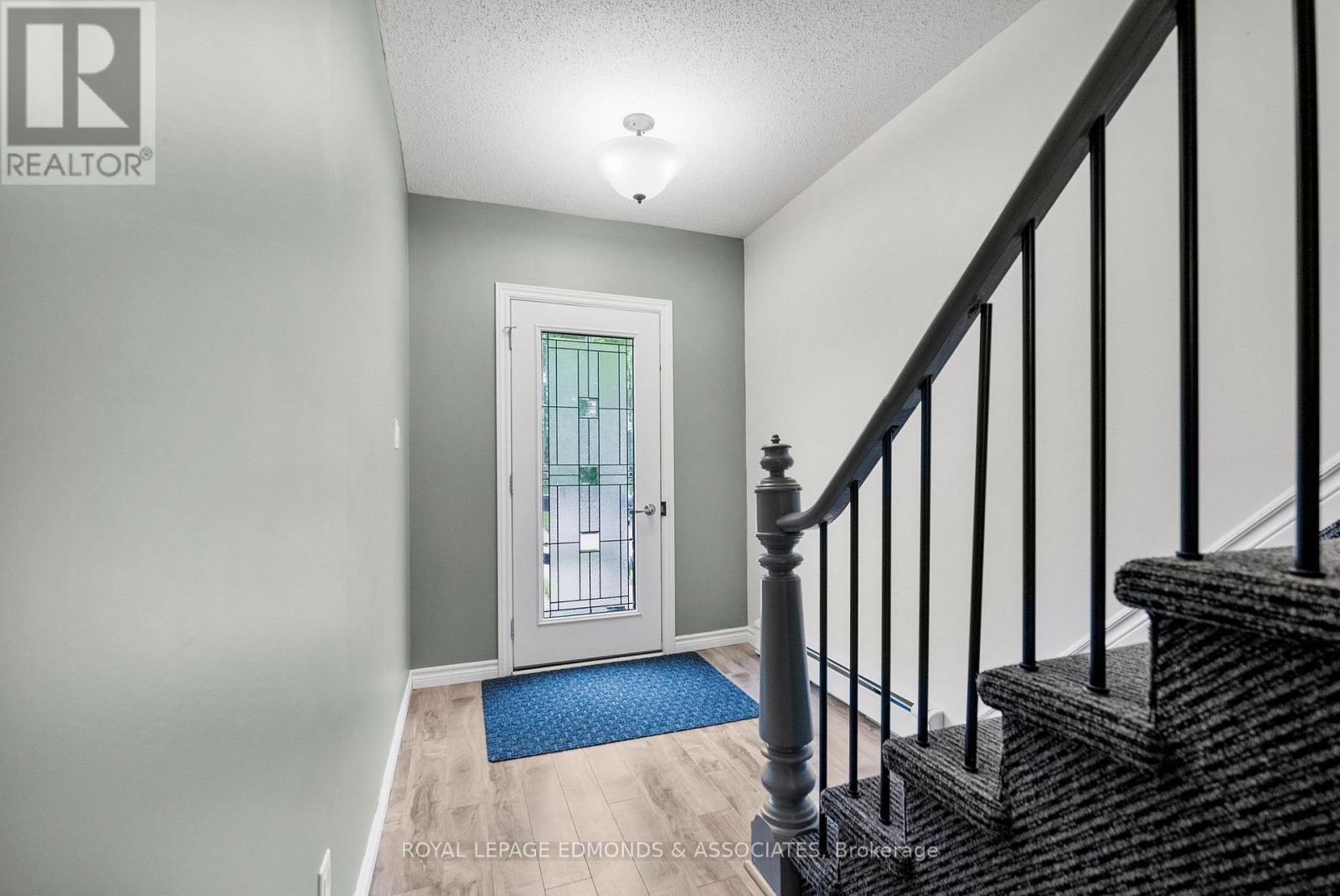 












202 IRVING STREET

,
Pembroke,




Ontario
K8A2S6

