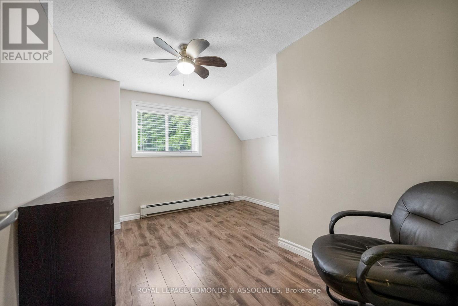 












202 IRVING STREET

,
Pembroke,




Ontario
K8A2S6

