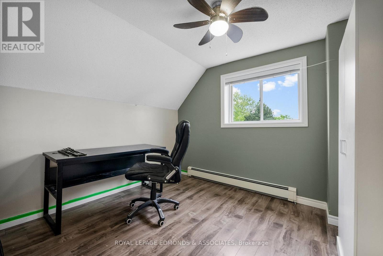 












202 IRVING STREET

,
Pembroke,




Ontario
K8A2S6

