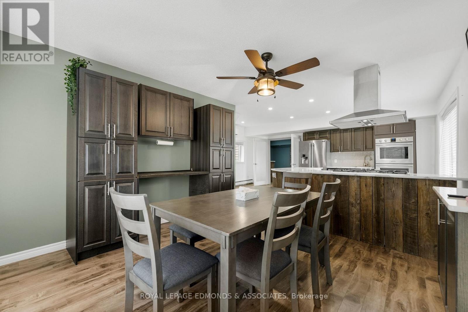












202 IRVING STREET

,
Pembroke,




Ontario
K8A2S6

