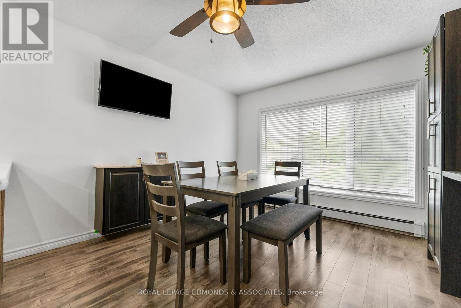 












202 IRVING STREET

,
Pembroke,




Ontario
K8A2S6


