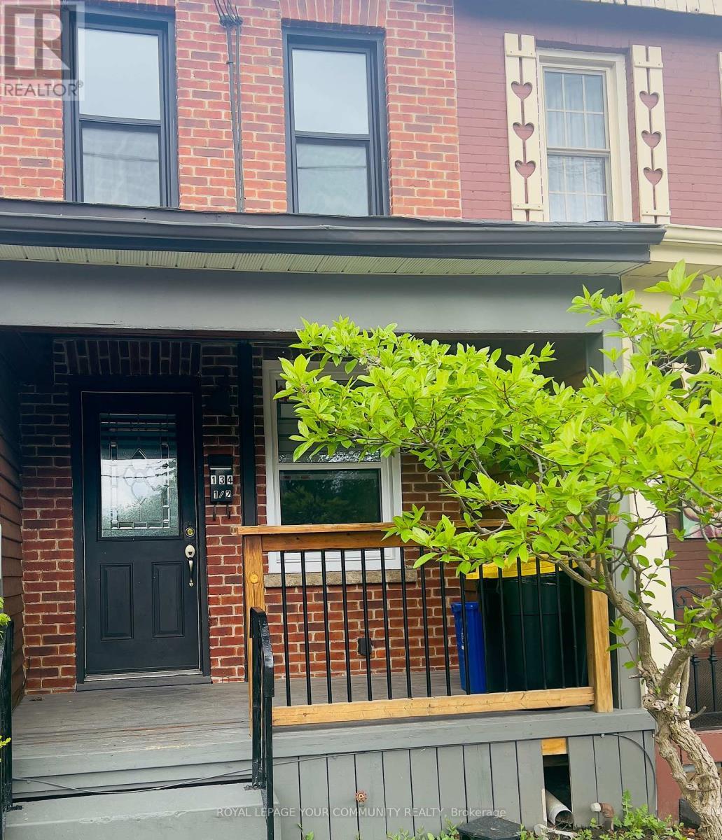 












134 1/2 OLIVE AVENUE

,
Oshawa,




Ontario
L1H2P2

