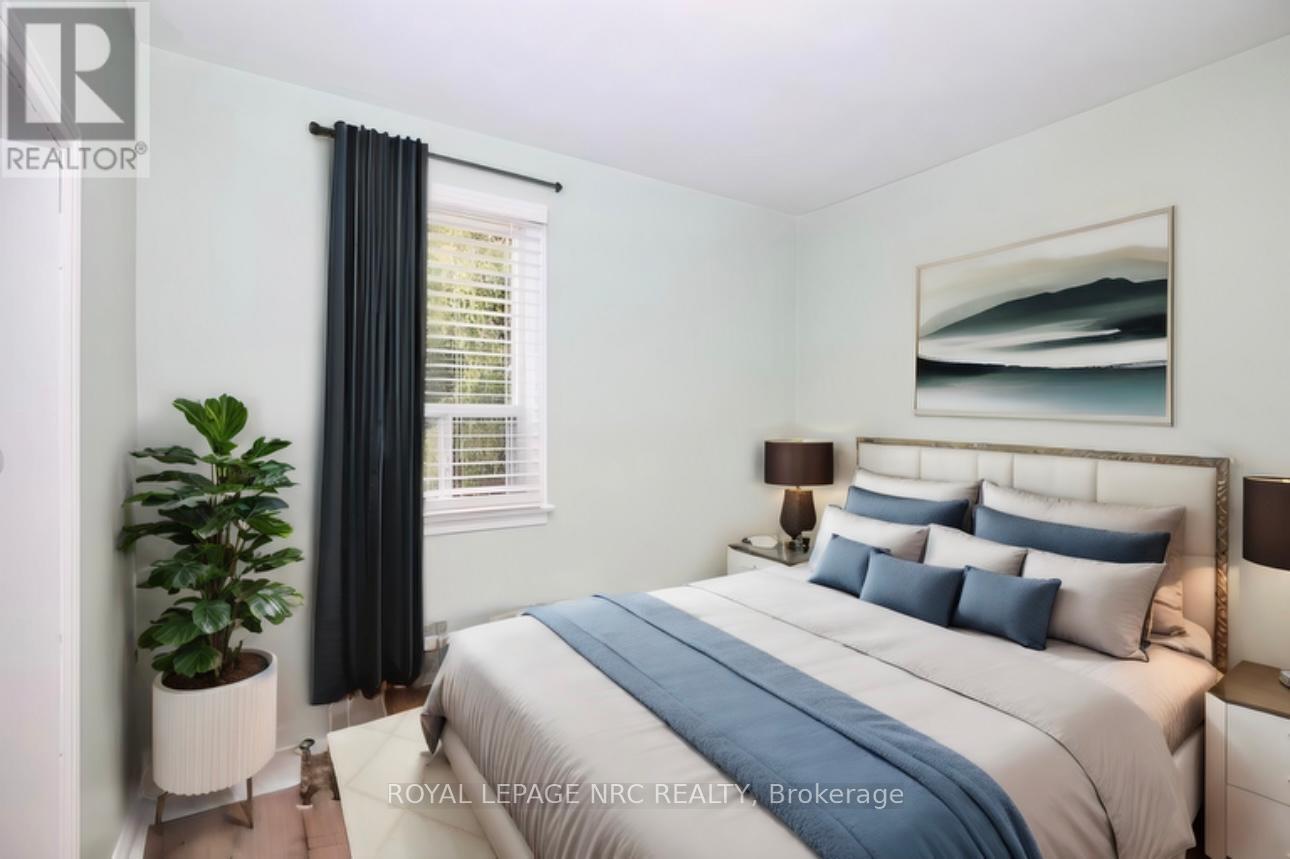 












223 NIAGARA STREET

,
St. Catharines (Facer),




Ontario
L2M4V3


