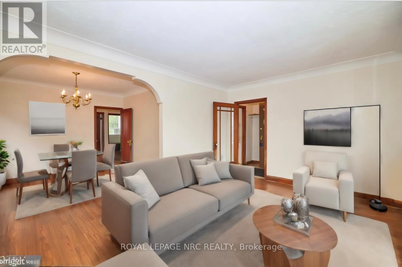 












223 NIAGARA STREET

,
St. Catharines (Facer),




Ontario
L2M4V3

