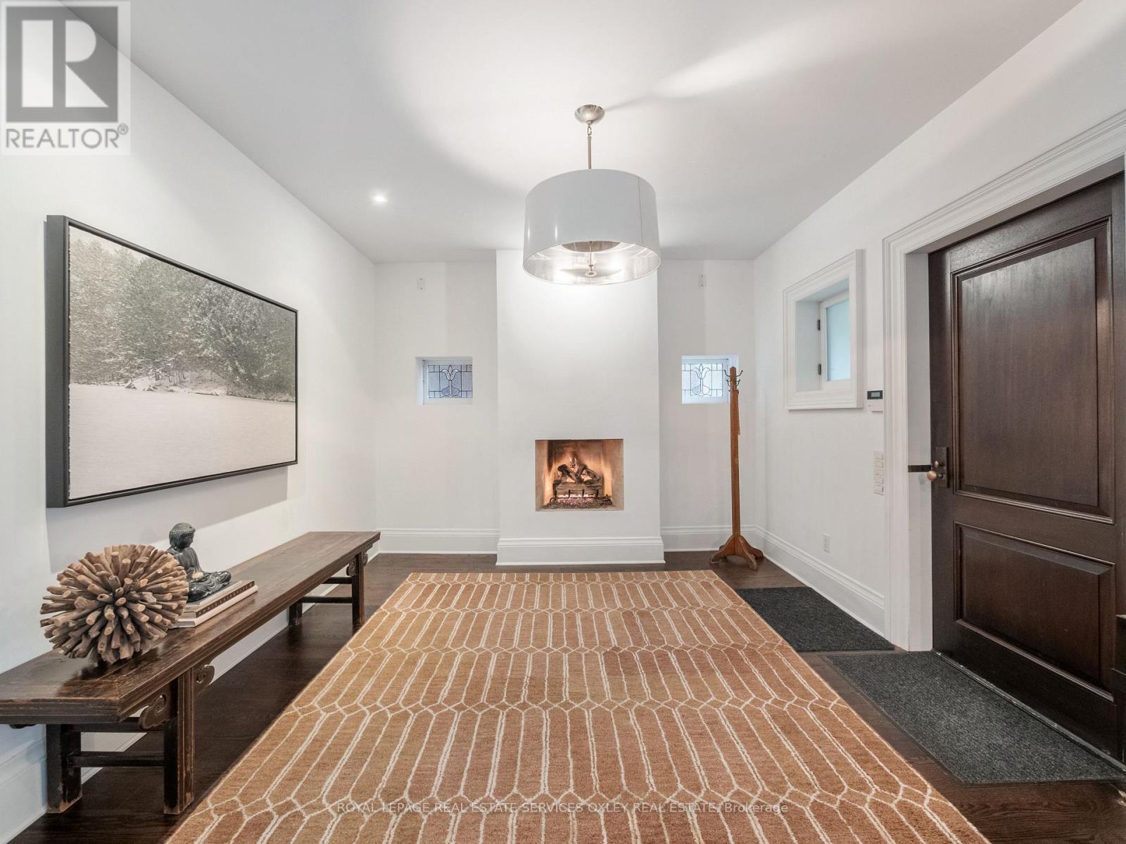 












24 ST ANDREWS GARDENS

,
Toronto,




Ontario
M4W2E1

