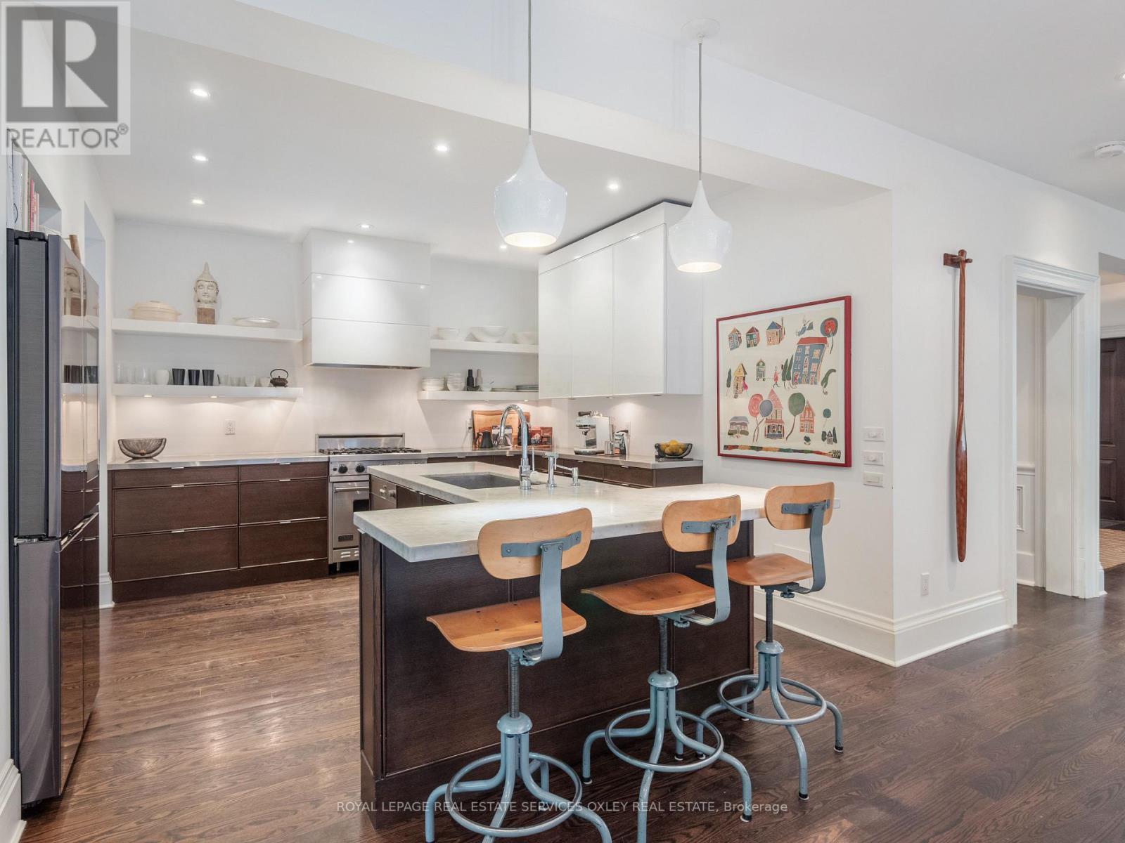 












24 ST ANDREWS GARDENS

,
Toronto,




Ontario
M4W2E1

