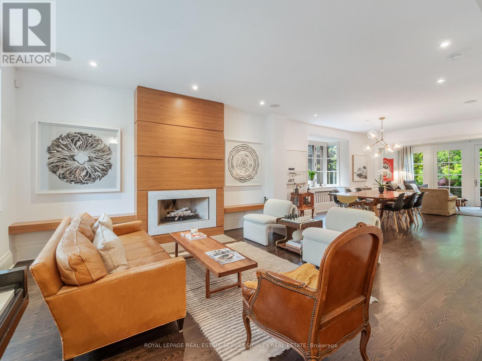 












24 ST ANDREWS GARDENS

,
Toronto,




Ontario
M4W2E1

