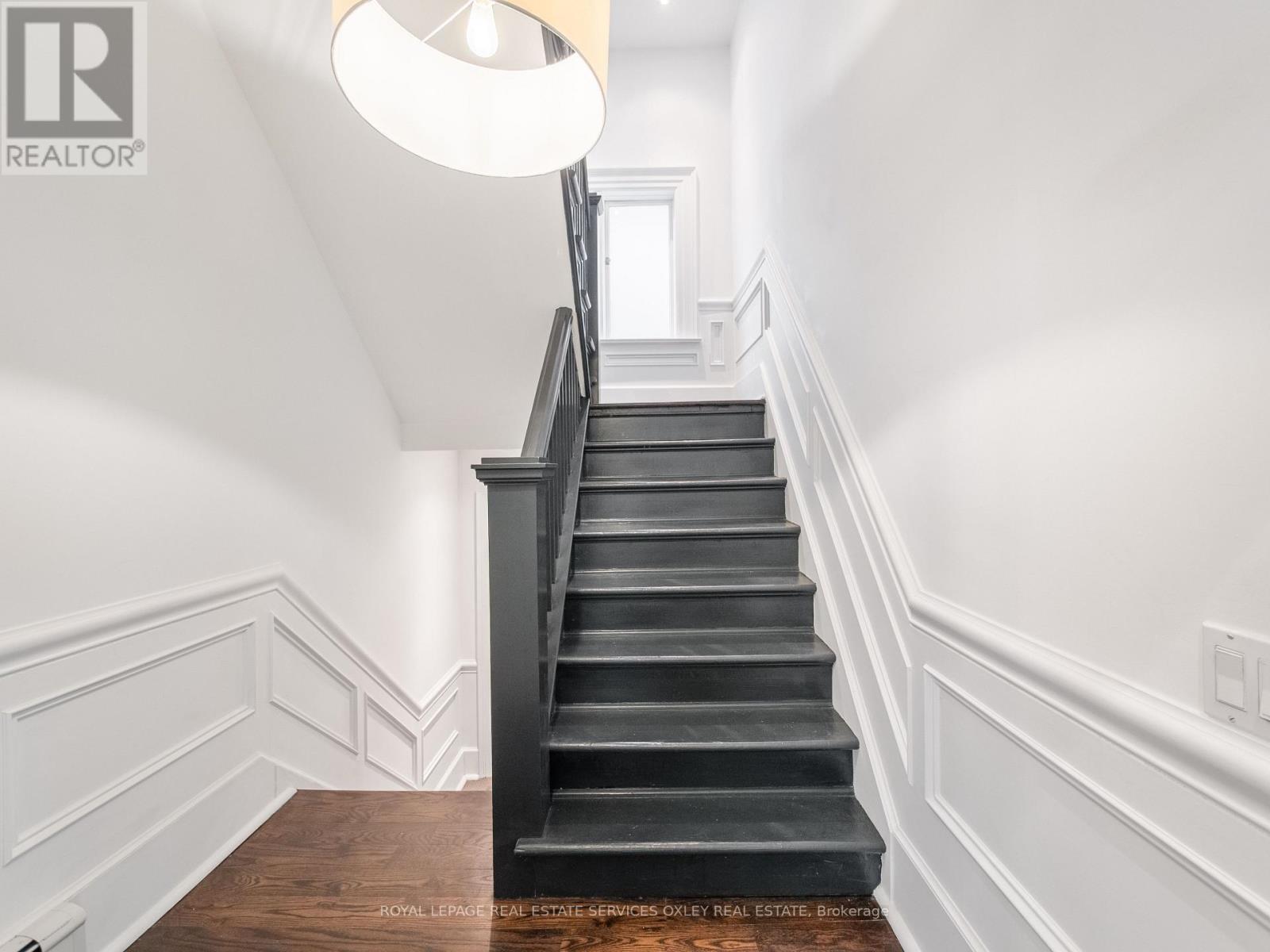












24 ST ANDREWS GARDENS

,
Toronto,




Ontario
M4W2E1

