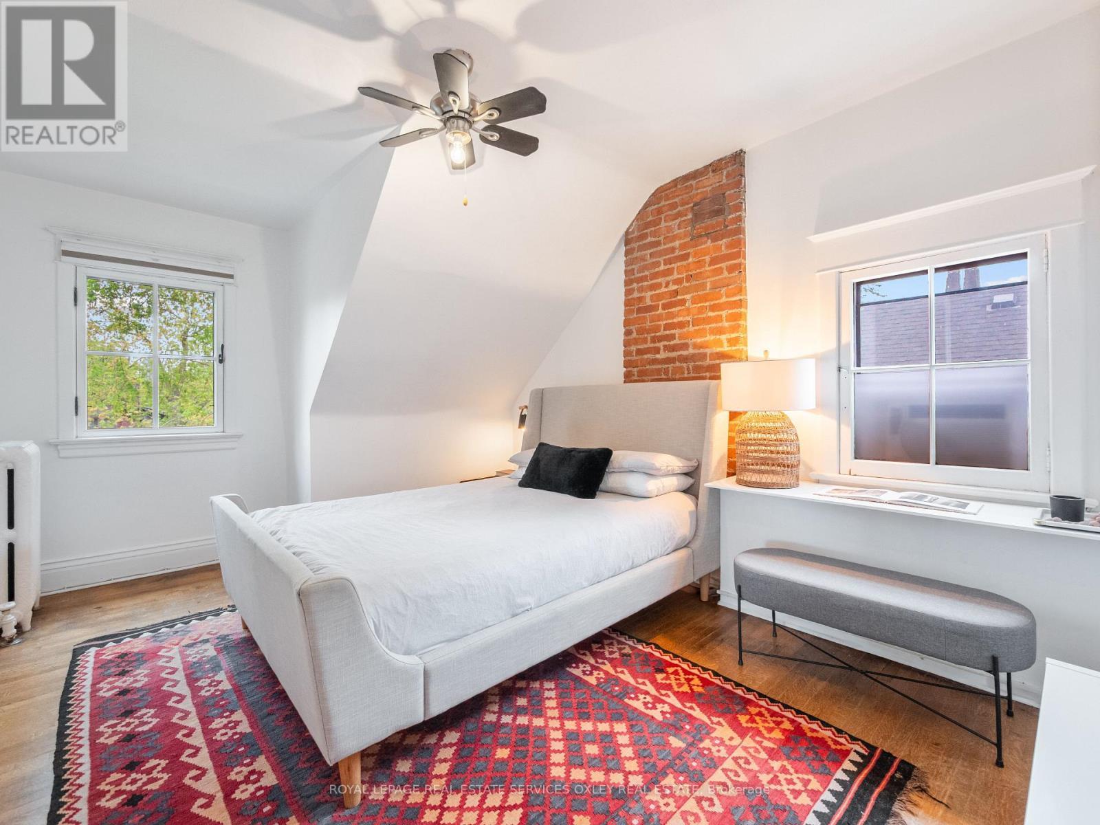 












24 ST ANDREWS GARDENS

,
Toronto,




Ontario
M4W2E1

