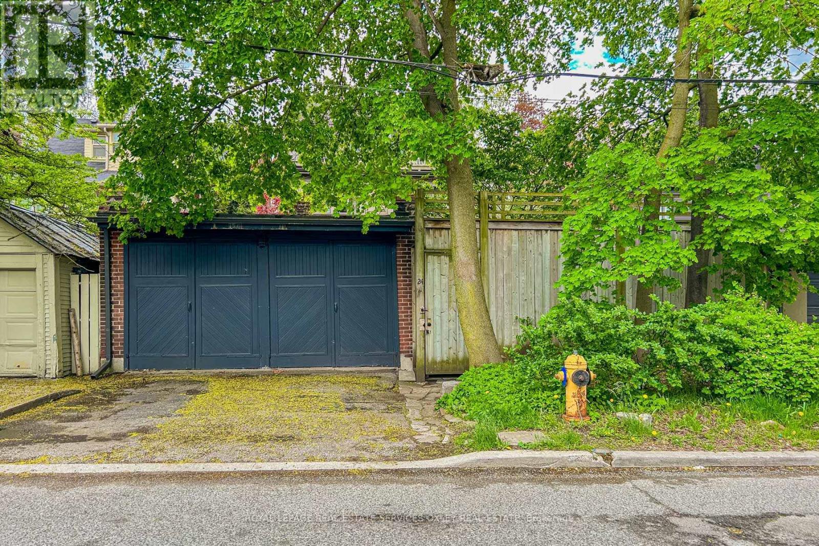 












24 ST ANDREWS GARDENS

,
Toronto,




Ontario
M4W2E1

